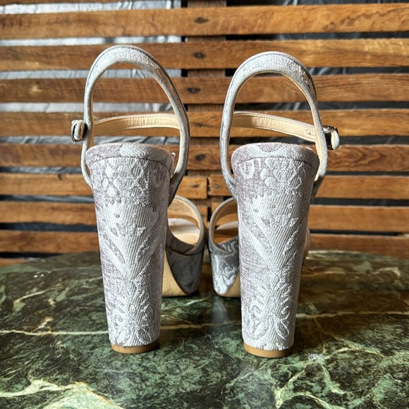 Nine West grey/silver platform tapestry sandals. Comfortable! 8.5 NW7CARNATION - Picture 2 of 10